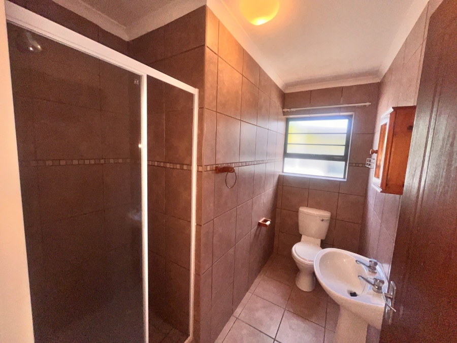 To Let 2 Bedroom Property for Rent in Aston Bay Eastern Cape